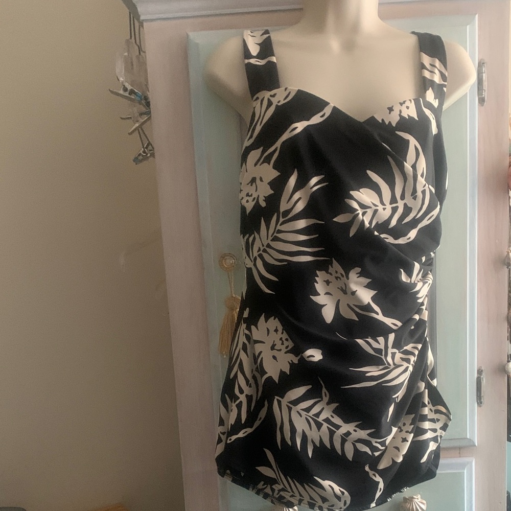 Lands' End Black and Cream One Piece Swimsuit